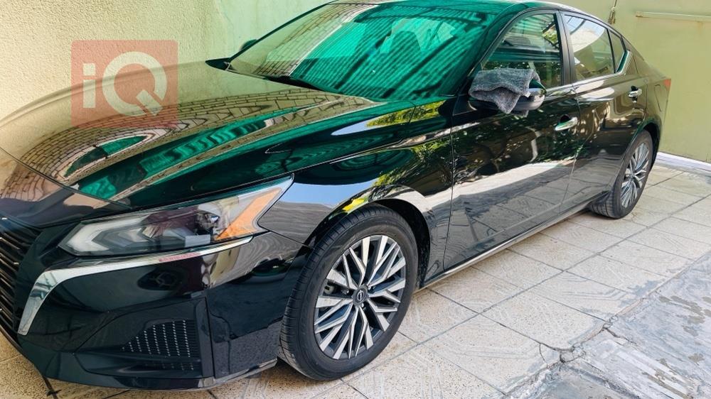 نيسان ألتيما